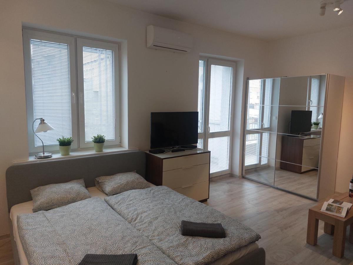 Utulny Apartman S Balkonom * Bratislava