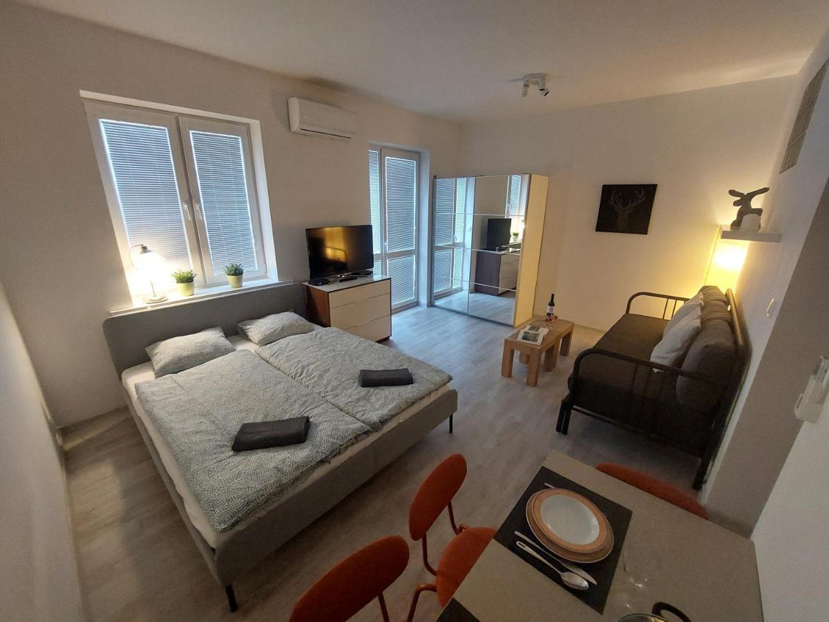 Utulny Apartman S Balkonom * Bratislava